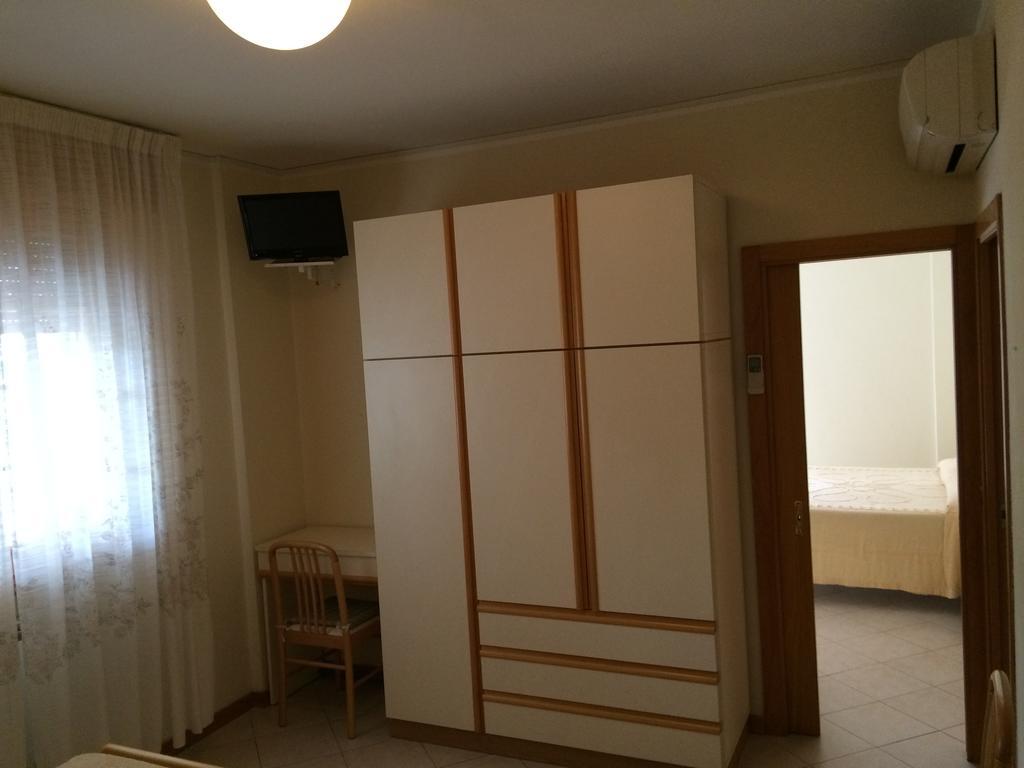 Hotel Royal Мизано-Адриатико Номер фото